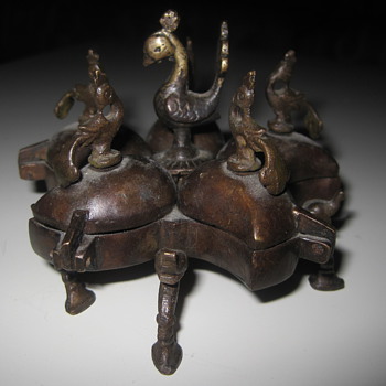 Bronze Peacock elephant decor thing ??? - Animals