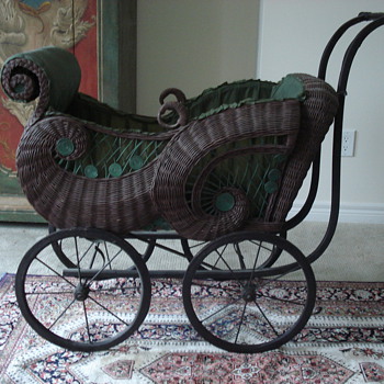 Interesting doll carriage