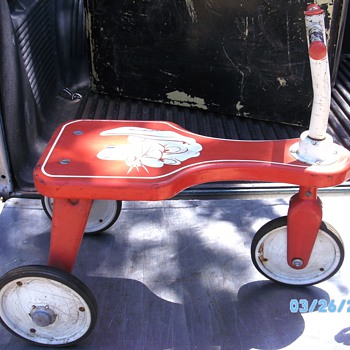 Just wanting to ask here if anyone knows who & when this little scooter may have been mfgr'd.? - Model Cars