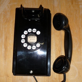 1954 Western Electric 354 - Telephones