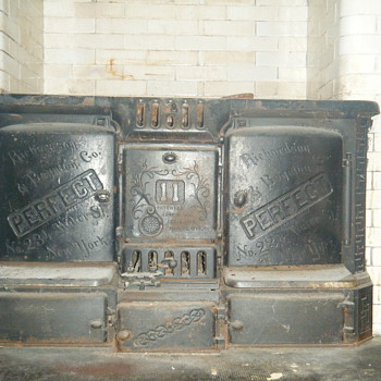 1885 Cast iron Richardson Boynton Perfect Stove