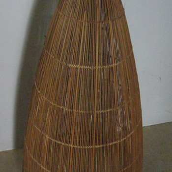 Vintate LARGE Vintage Vietnam Wicker Rattan Fishing Basket Hand Made ?? - Fishing