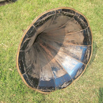 "Morning Glory" Edison Tin Horn