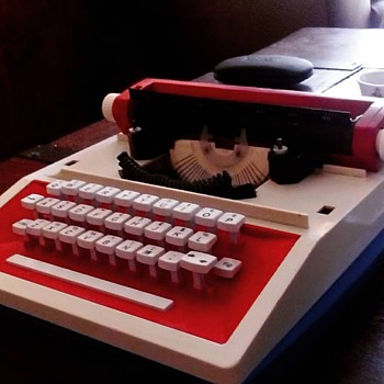 Sears Holiday II Typewriter - Toys