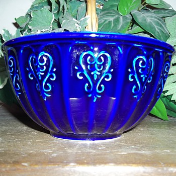 BEAUTIFUL BOWL UNKNOWN MAKER OR DETAILS HELP? - Art Pottery