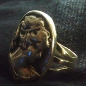 Solid Silver Cameo Ring