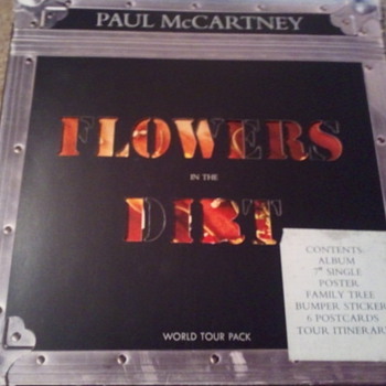 Paul McCartney Flowers in the dirt tour pack - Music