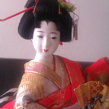 Geisha doll in red kimono - Dolls