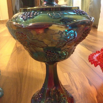 Candy Dish Grapes and Leaves - Glassware