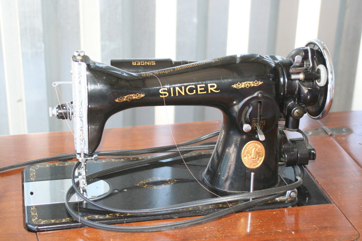 My Singer Model 15 made in 1946 Collectors Weekly