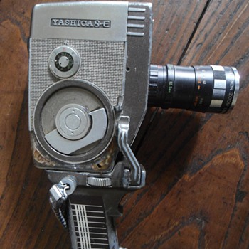 Yashica 8 E Reflex Zoom 8 Camera - Cameras