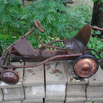 trying to identify this pedal car