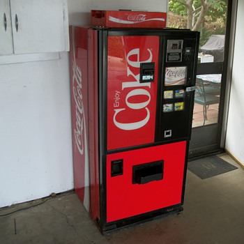 Coca Cola Vending Machine for Cans