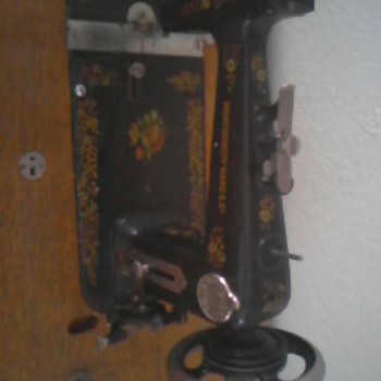 Vintage Montgomery Ward And Company Sewing Machine....Please Help