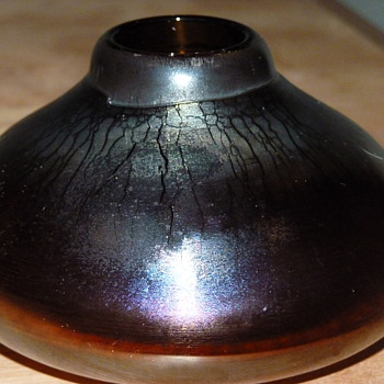 unknown iridescent thingamabob... Help? pretty sure american - Art Glass