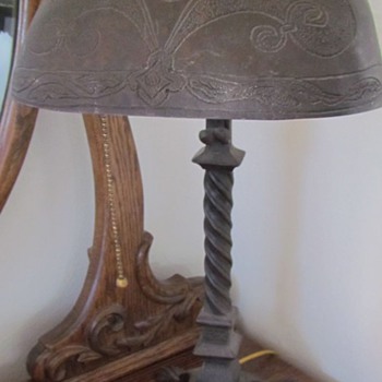 Cast iron twisted lamp