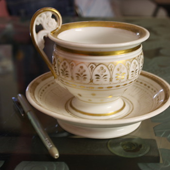 Moghul era Cup & Saucer with gold artwork. - Art Pottery