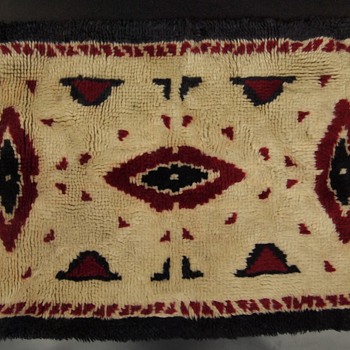 Found Vintage Rug.  What is it?