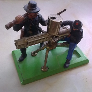 Britains Gatling guns. - Toys