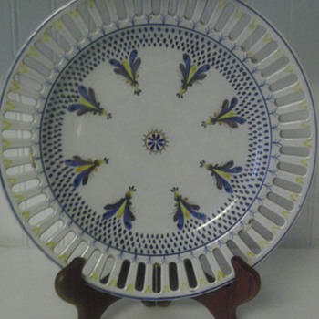 Carvalhino Portugal pottery plate - Art Pottery
