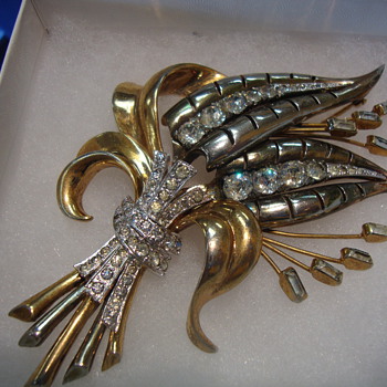 Eisenberg brooch