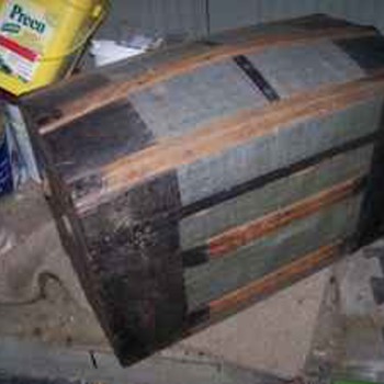 CAMEL BACK TRUNK - Furniture