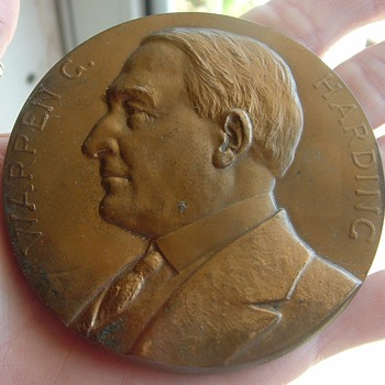 Harding Memorial medallion