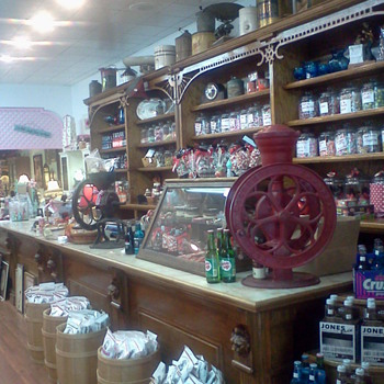 Antiques and Candy shop!!!!!! - Kitchen