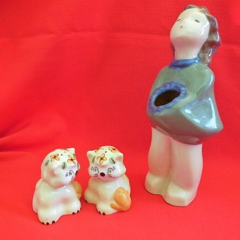Salem Oregon Thrift Store California Pottery Finds Figurine Vase and Cats Salt and Pepper - Pottery