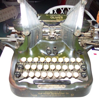 OLIVER #9 TYPEWRITER