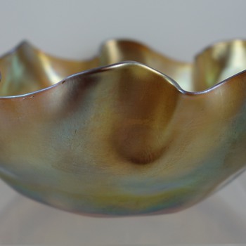 Tiffany Favrile Nut Bowl - a case of mistaken identity - Art Glass