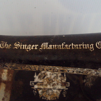 1906 Singer Sewing Machine - Sewing