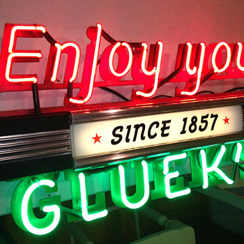 3-1930's era Glueks Brewing Co. lighted signs - Breweriana
