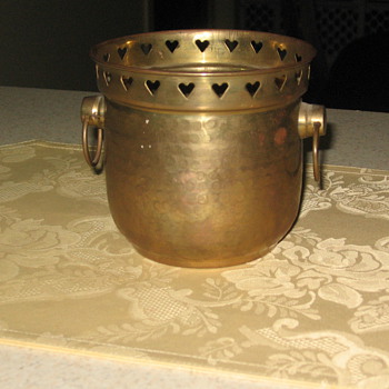 SMALL BRASS POT WITH HEARTS AROUND IT... MADE IN INDIA