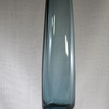 Unknown Vase -Help Needed - Art Glass