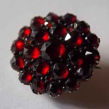 Bohemian Garnets Brooch-You have to love Garnets - Fine Jewelry