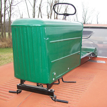 Graham Bradley pedal tractor - Toys