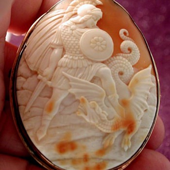 Shell cameo of St George and the Dragon - Fine Jewelry