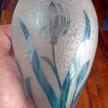 A ST. LOUIS ART NOUVEAU DOUBLE-OVERLAY CAMEO SHADE - Lamps