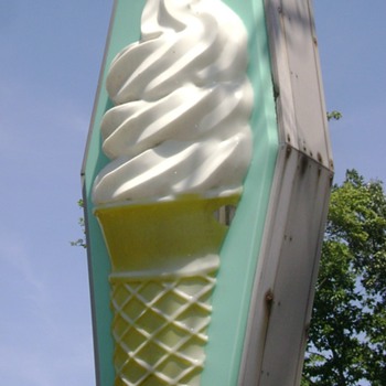 vintage Ice cream cone light