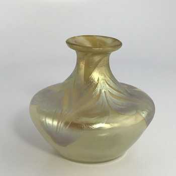 Loetz Candia Phänomen Genre 829 vase. 3" tall. Circa 1900 - Art Glass