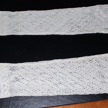 ANTIQUE VITORIAN SILK FINGERLESS GLOVES - Accessories