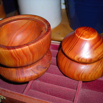Wooden bowl or dish with lid, carved - Kitchen