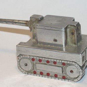ww2 aluminum tank automatic lighter - Tobacciana