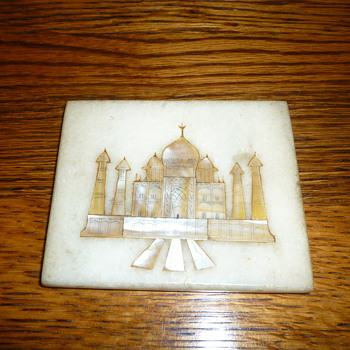 Taj Mahal, mother of pearl in marble