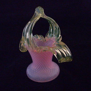 Kralik Pink, Vaseline Floriforms Mini Basket - Art Glass
