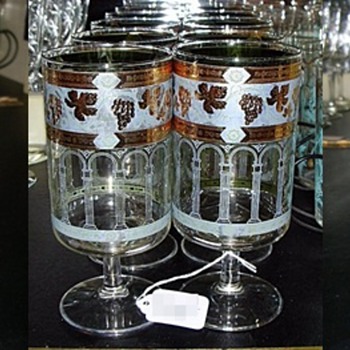 VINTAGE GLASSWARE - Glassware