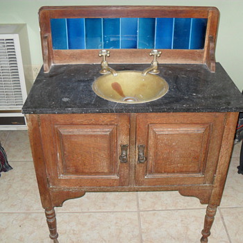 Bathroom sink and vanity - Furniture