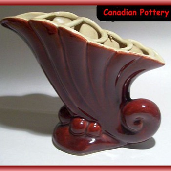 BEAUCEWARE Pottery Vase (with Sectional Frog) CANADIAN - Art Pottery