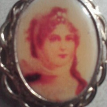 Women picture in brooch